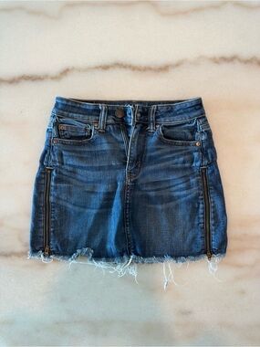 American Eagle Dark Wash Denim Mini Skirt w/ Zip Slit Details